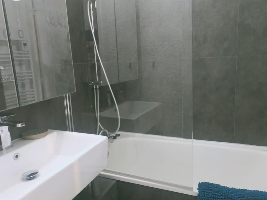 Magnifique Apt 4 pers * Local à ski * Pieds pistes - Housity
