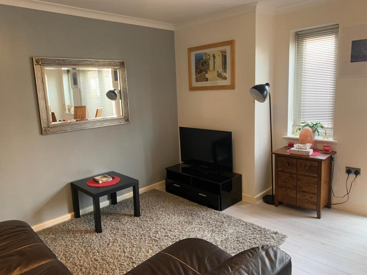 Modern 2 bed apartment - Housity