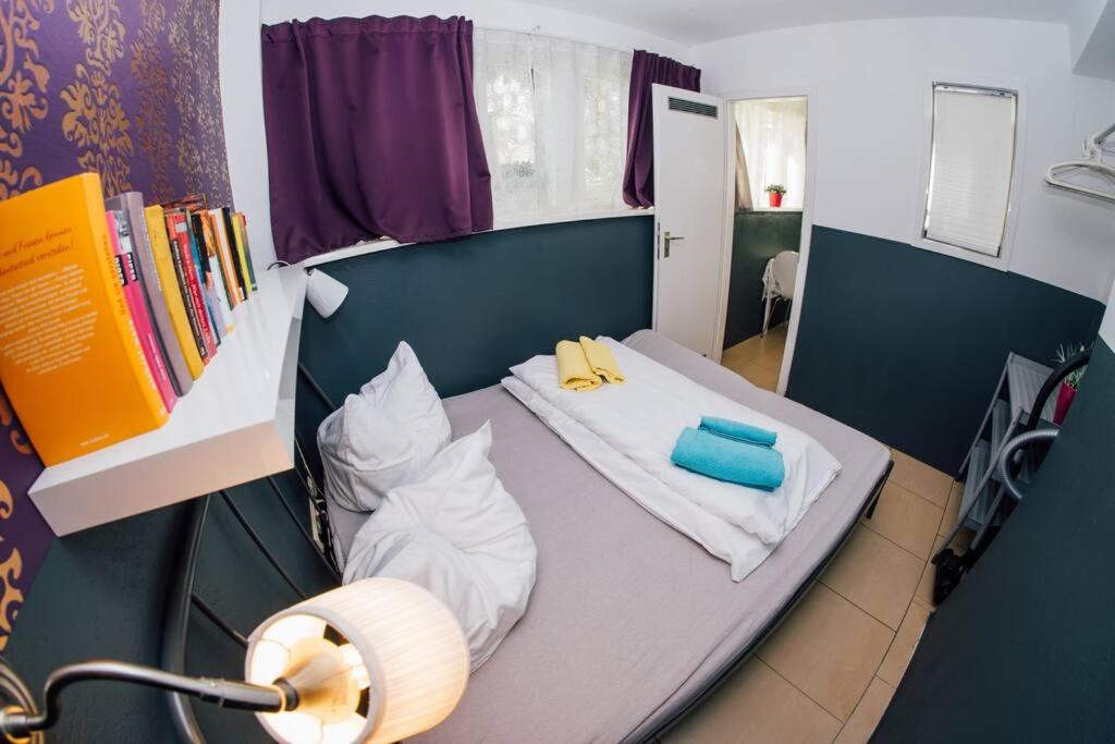 Apartment at Rostock - PINK - Hizvo