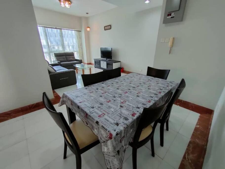 Suitetrails - Kuching City 3Bedrooms Apartment
