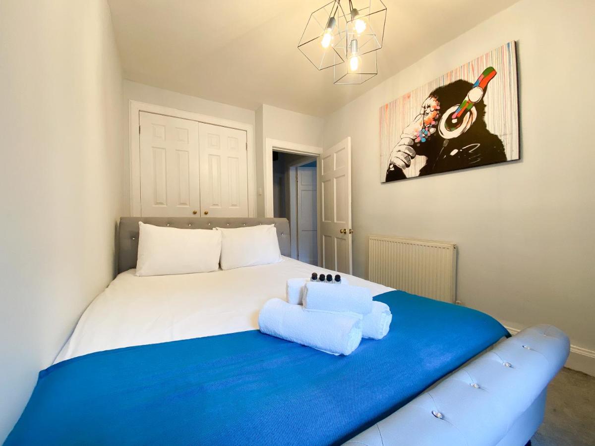 Rose Street's Hidden Treasure- 2Bed Newly Refurbished Apt - Housity