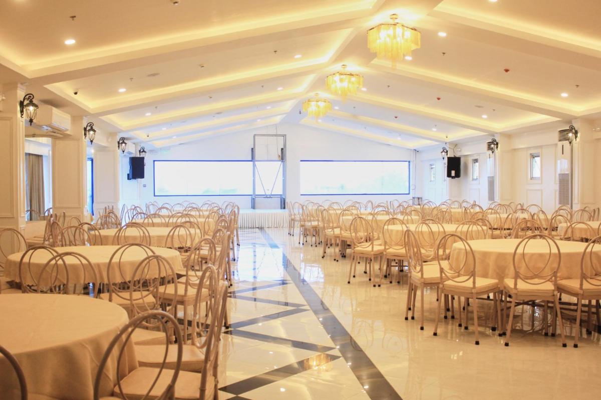 The Blu Hotel - Housity