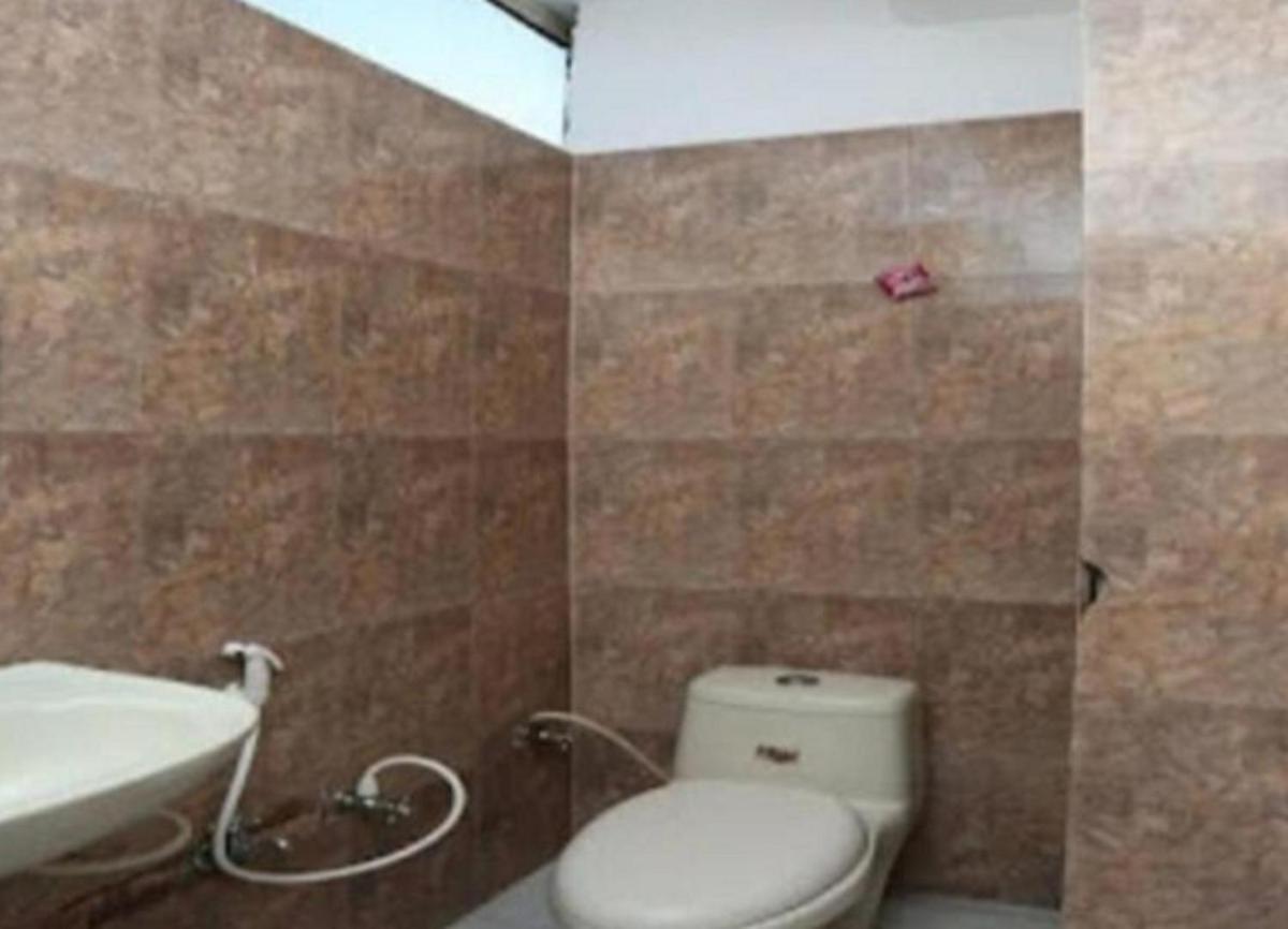 Hotel Radiant by WB Inn - Housity