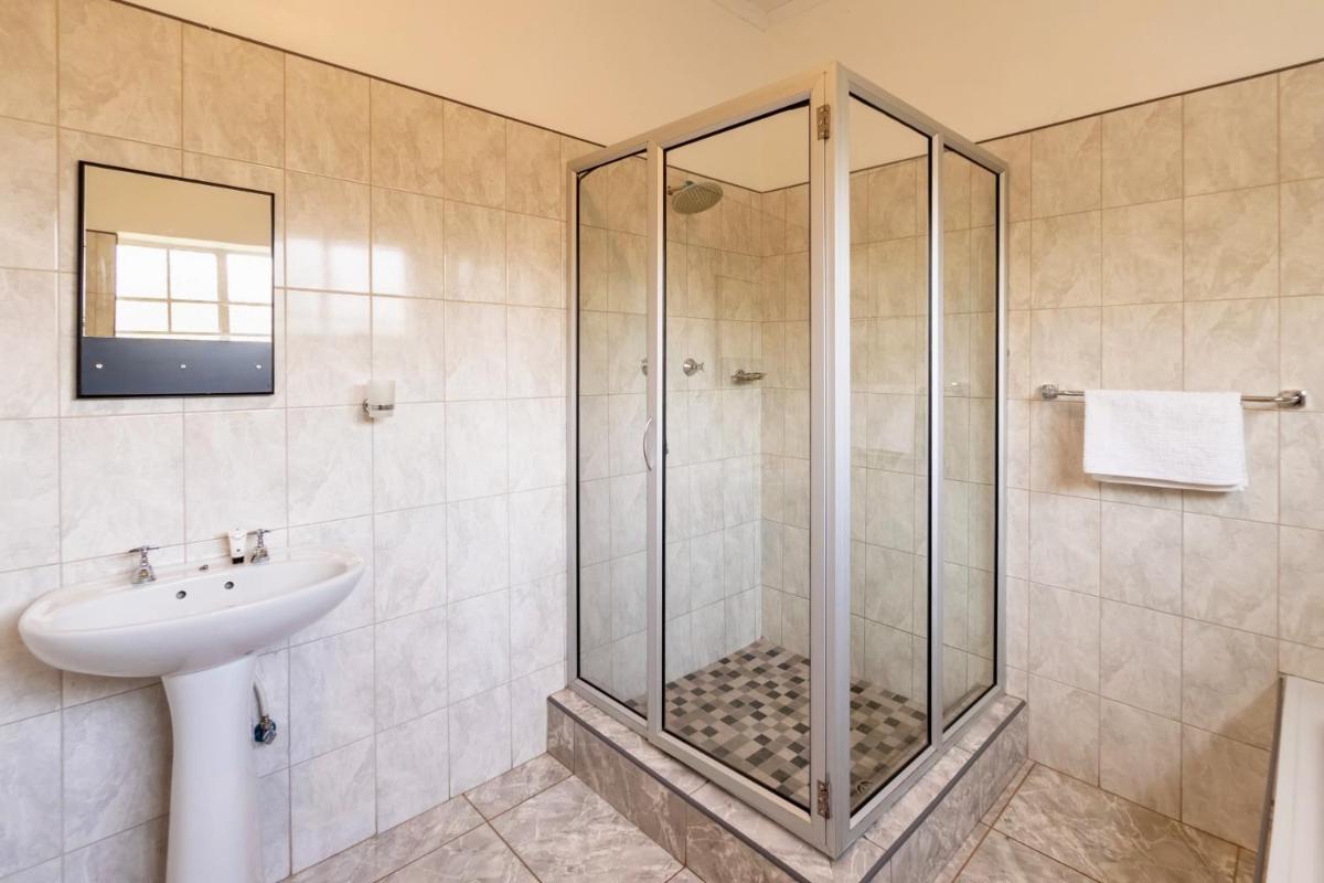 Dzimbahwe Guest Lodge - Housity