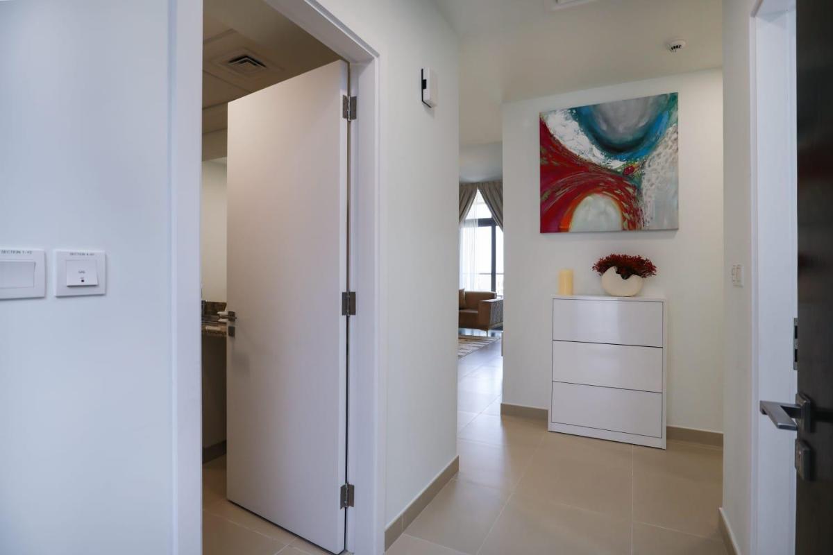 Luxurious 2 bedroom + Maid room Apartment with Burj Khalifa View - Housity