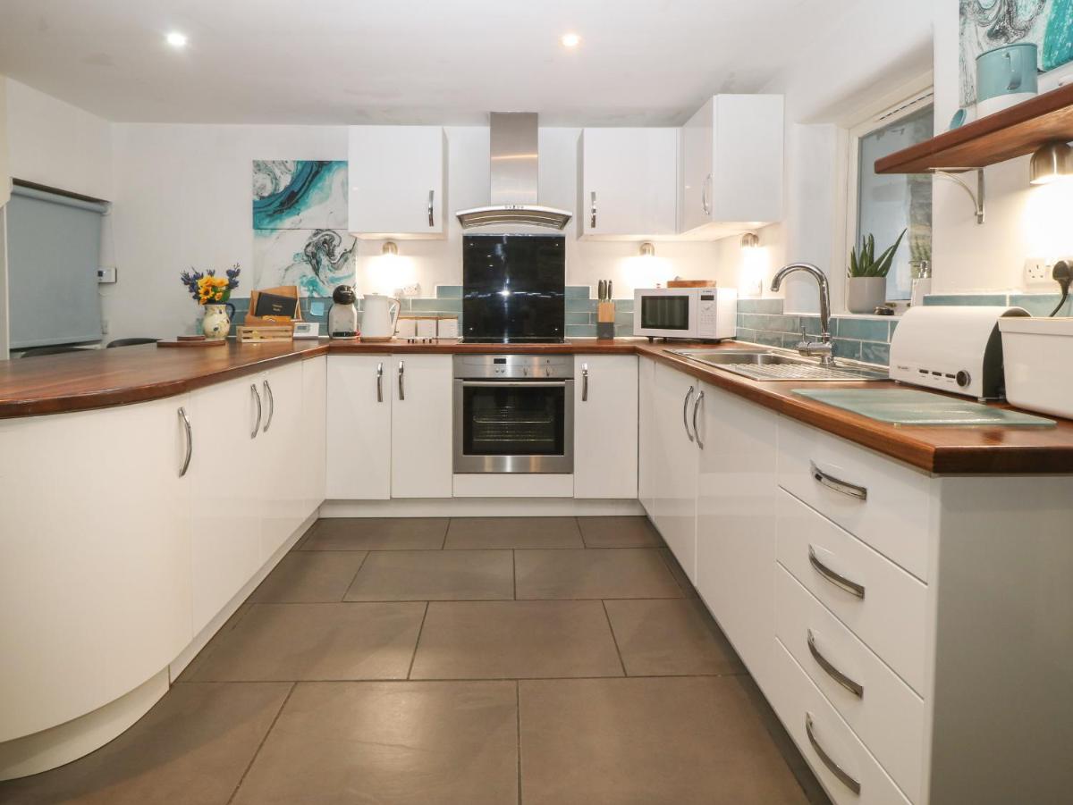 Bwthyn Caerdeon - Housity