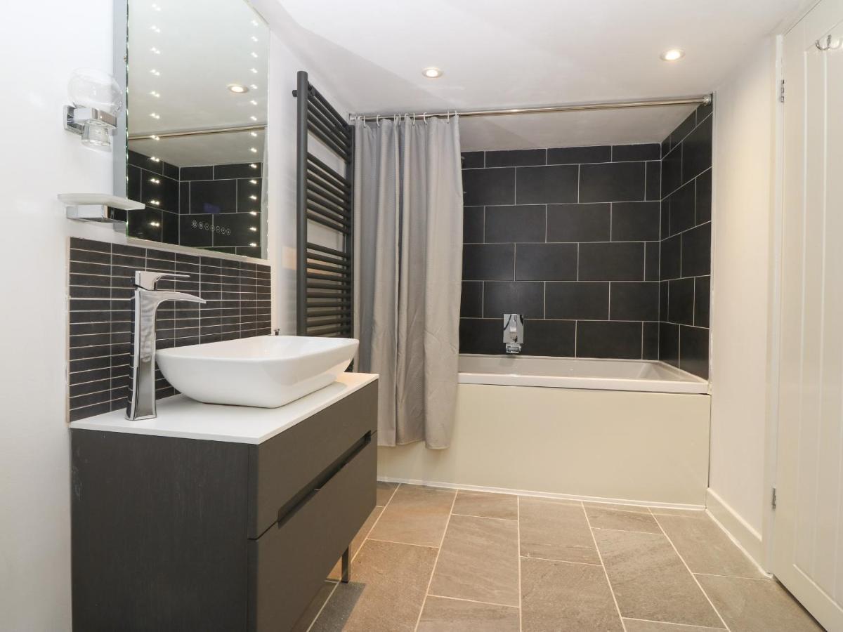 Bwthyn Caerdeon - Housity