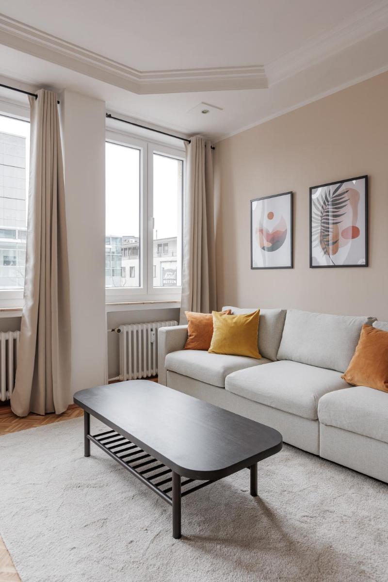 Design City Apartments - Workspace & Kitchen - Messe DUS - Hizvo