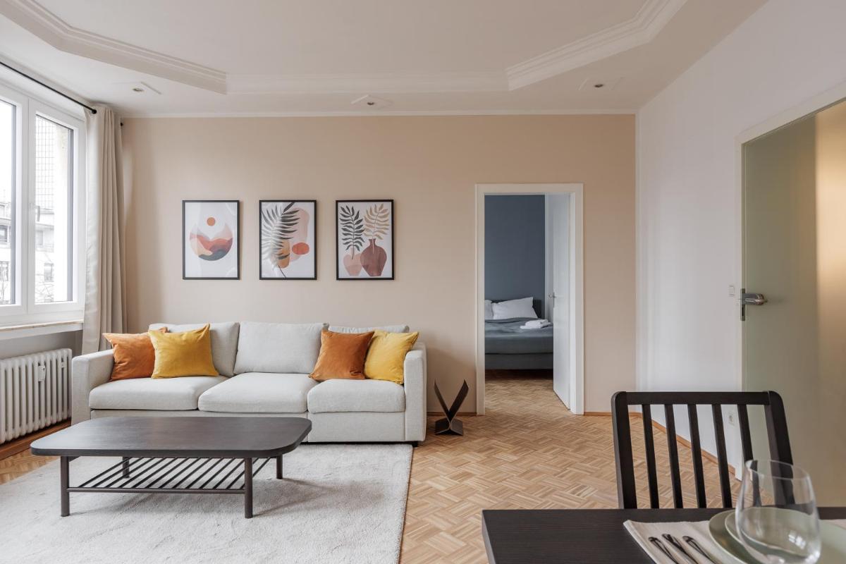 Design City Apartments - Workspace & Kitchen - Messe DUS - Hizvo
