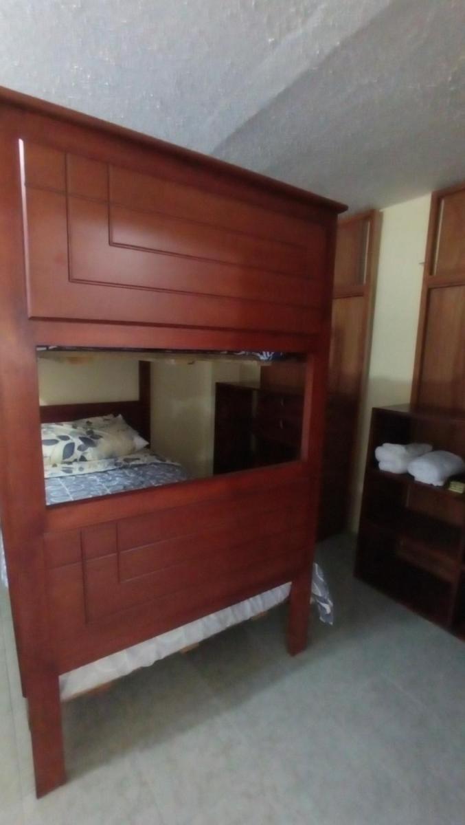 Avispero's House - Housity