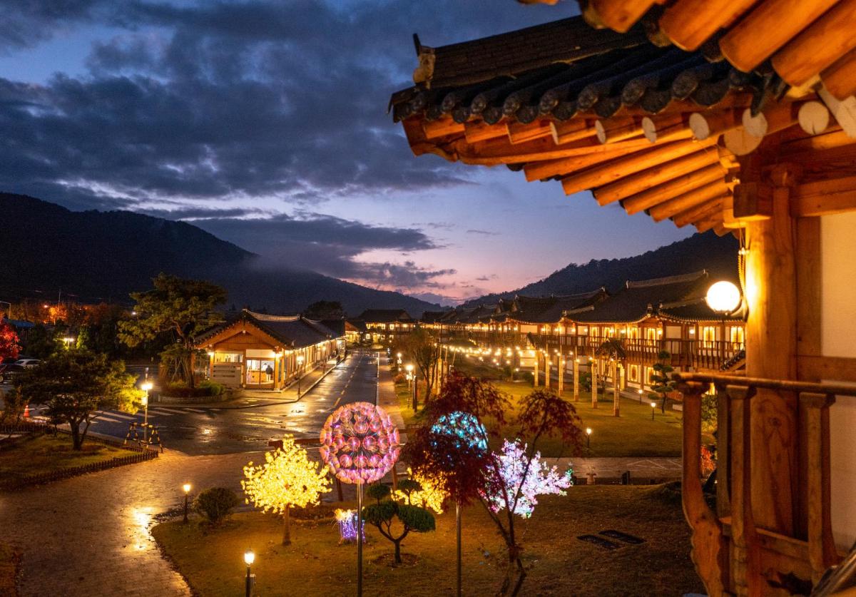 Suitetrails - Jeonju Wangyijimil Hanok Hotel