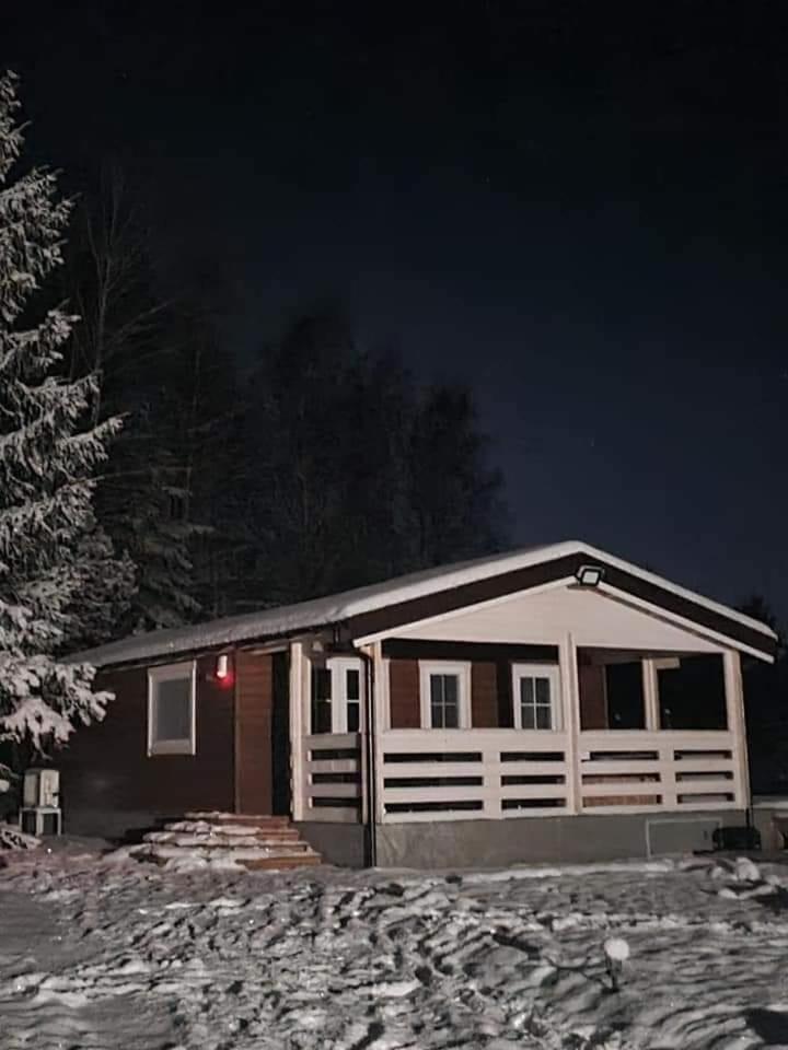 Sodybos Narūnas namelis po egle - Housity