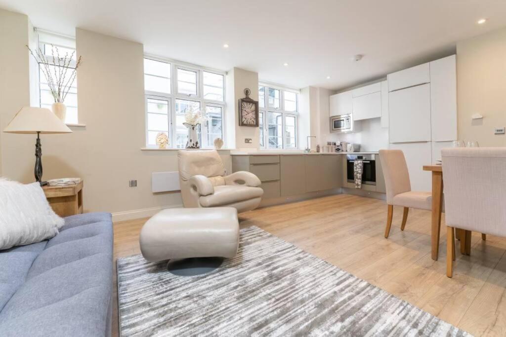 Spacious apartment in the heart of Brighton - Housity
