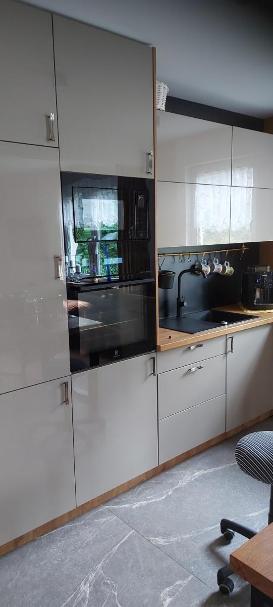 Apartament z prywatnym parkingiem - Housity
