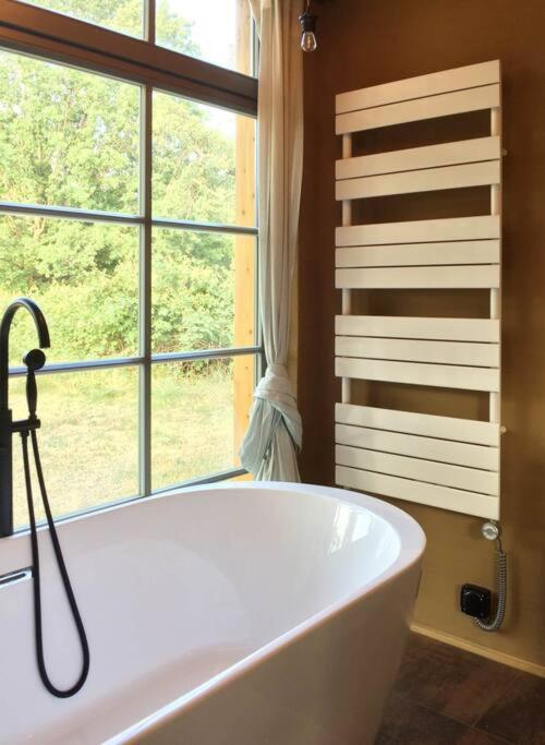 Suitetrails - Tiny Haus auf idyllischem Grundstück im Rittergut