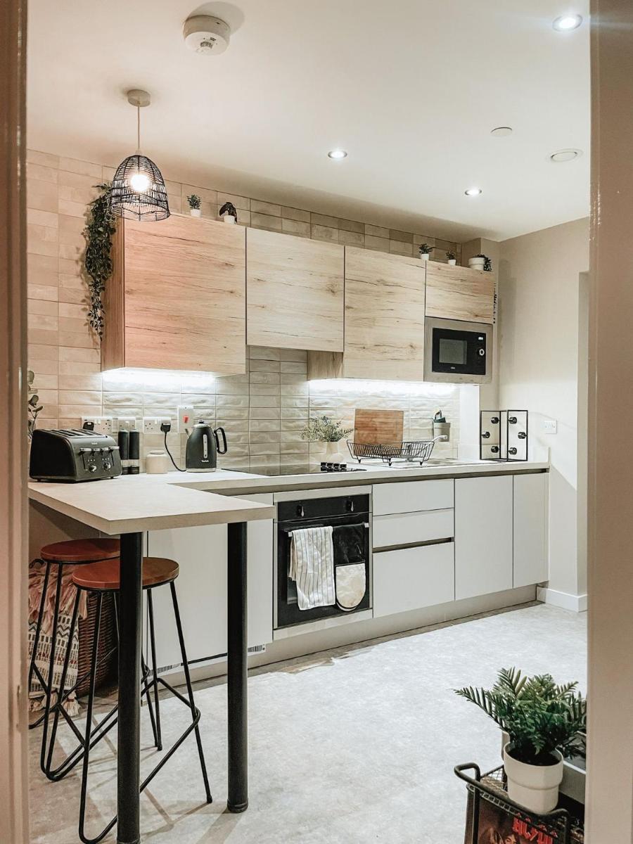 Stylish 1Bed Apartment in Sheffield CC - Hizvo