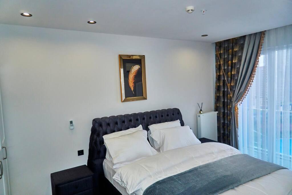 Luxurious and Comfy Views Pool Sauna Parking - Housity