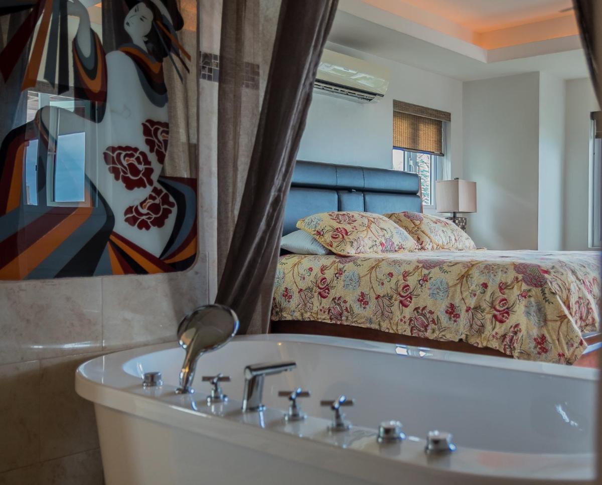 Seascape Villa - Housity