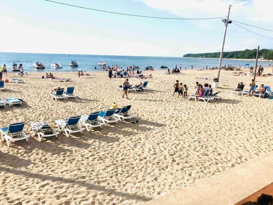 Beach house rental for 3 mths or more - Housity