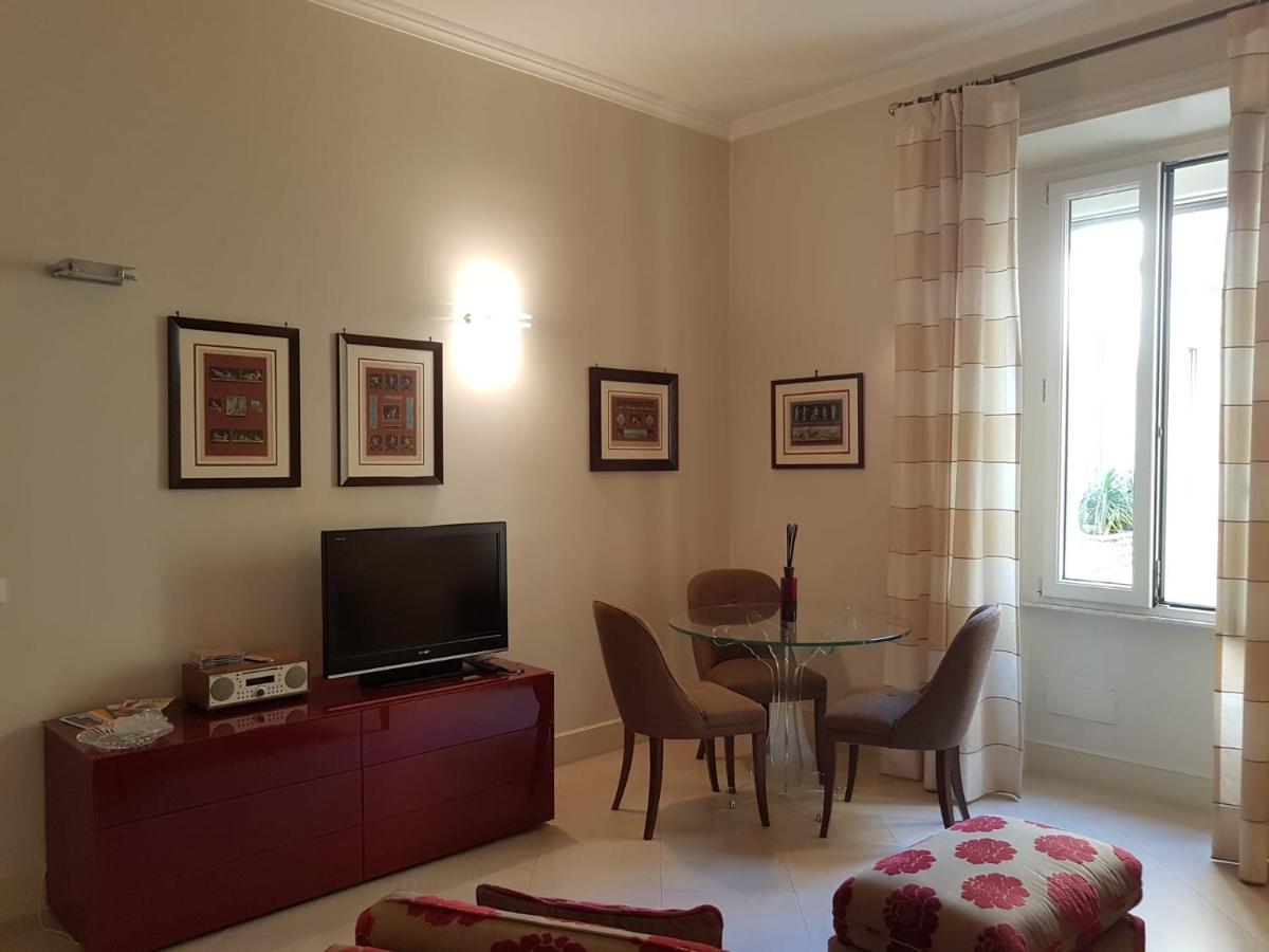 Popolo square deluxe flat - Housity