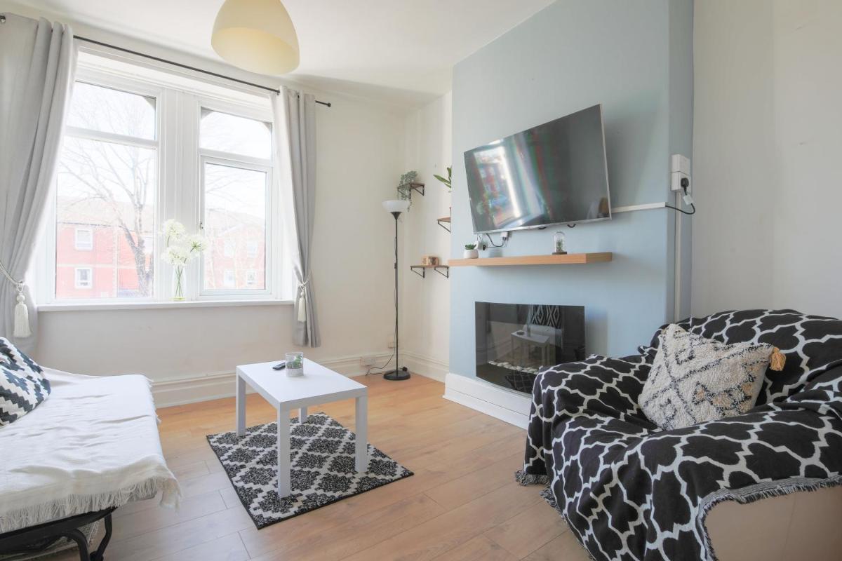 Central 1Bed Apartment close to Cardiff Bay and City Centre - Housity