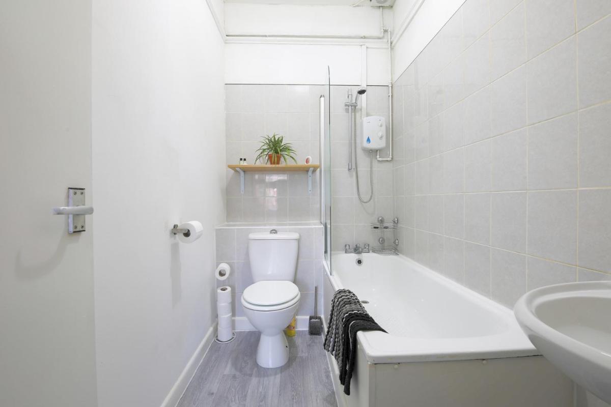 Central 1Bed Apartment close to Cardiff Bay and City Centre - Housity