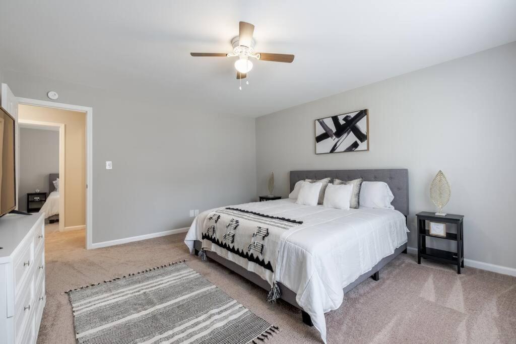Stunning SouthPark/Cotswold Home - Housity