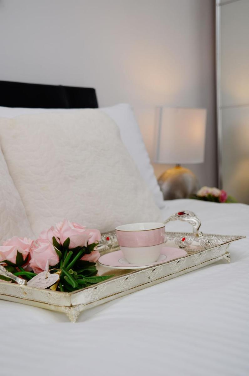 29EW-12 Dreams Unlimited Serviced Accommodation- HeathrowStanwell - Housity