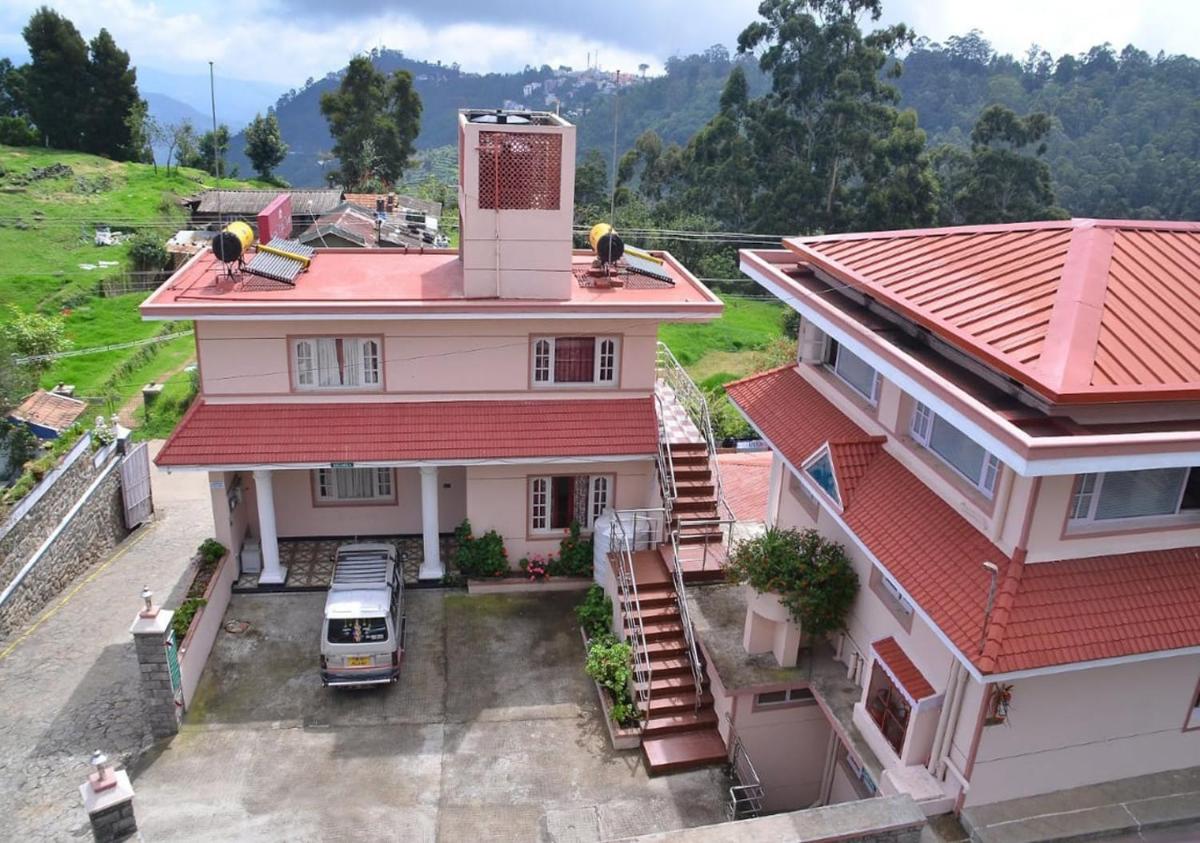Hotel Temple Towers - Housity