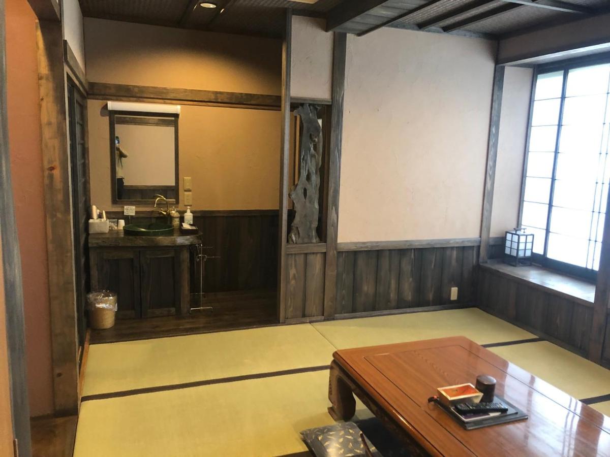 Shinwaen - Housity
