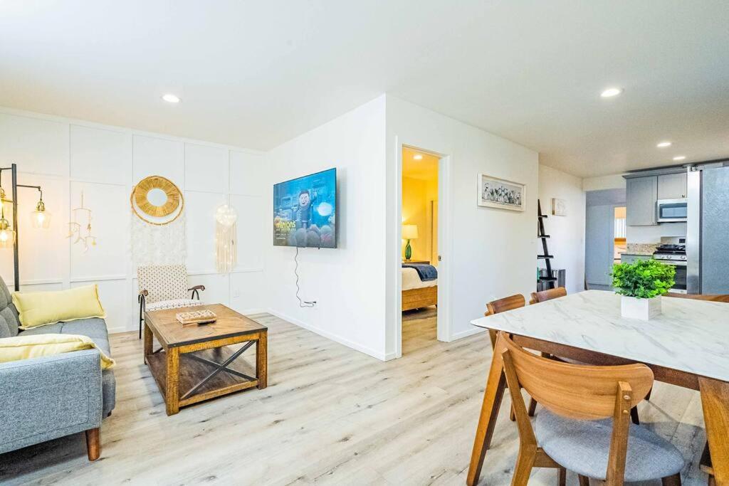 Stylish 2B2B country style house - Housity