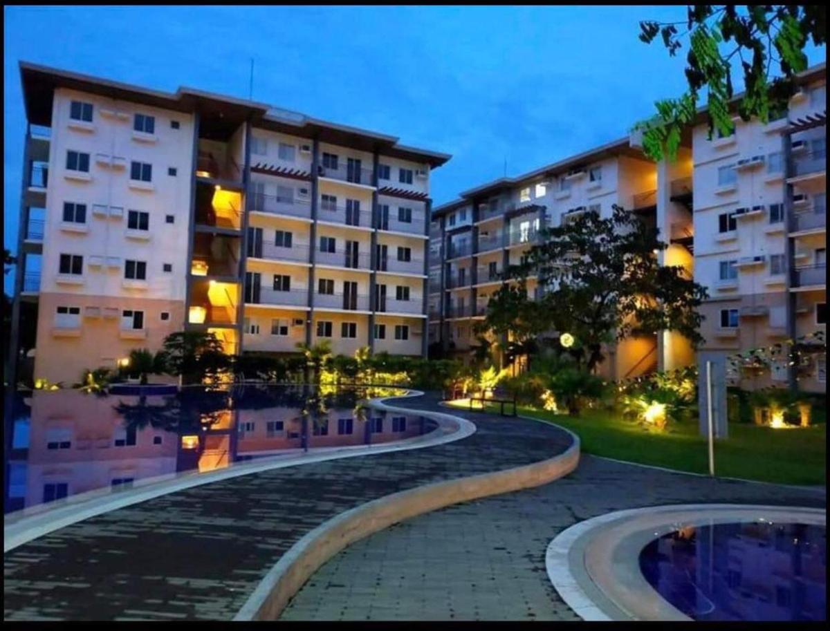 Amaia Steps Nuvali fully furnished unit with swimming pool view near Carmelray Pitland - Housity