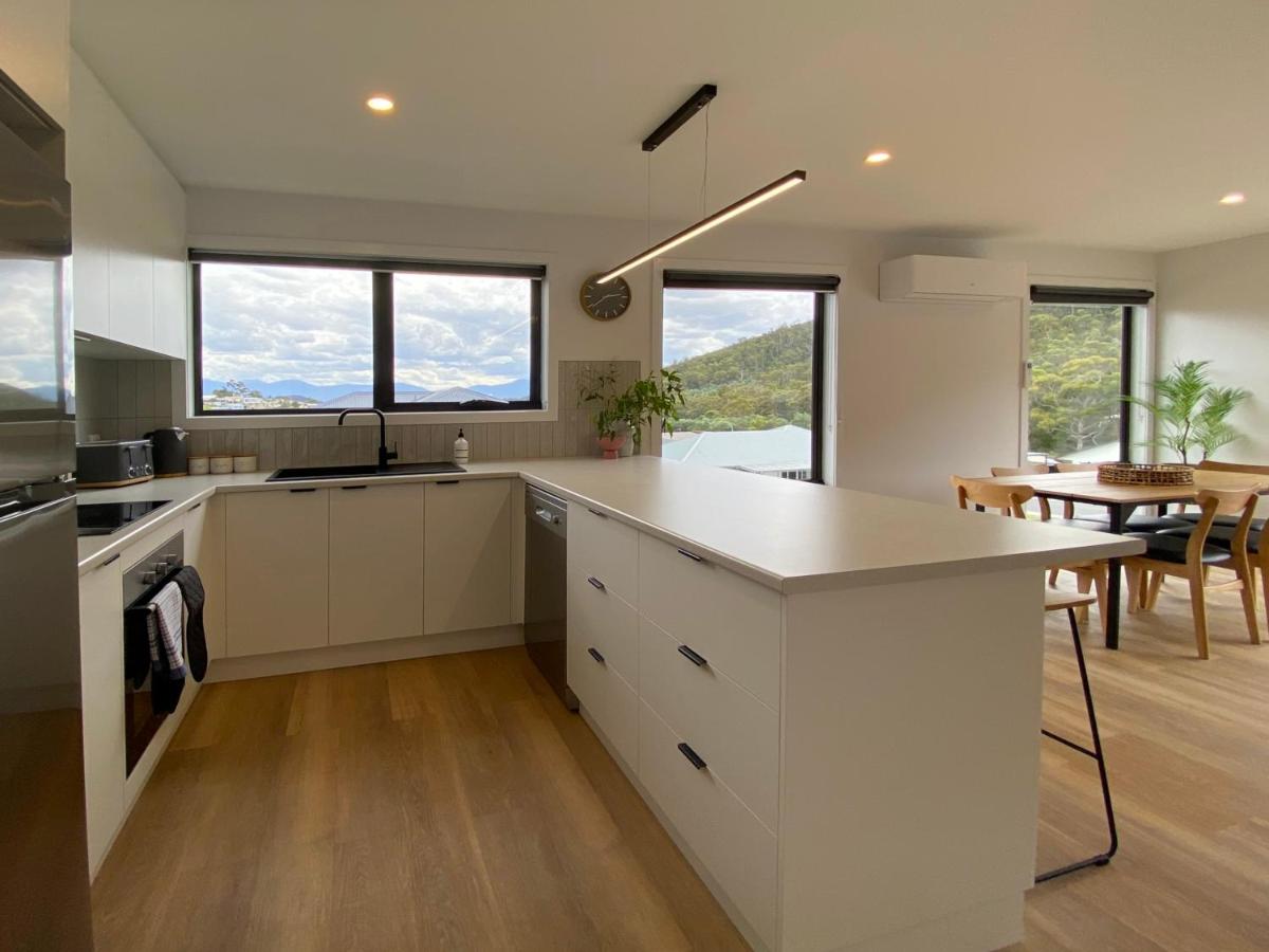 Albatross Rise - Modern Family Home - Housity