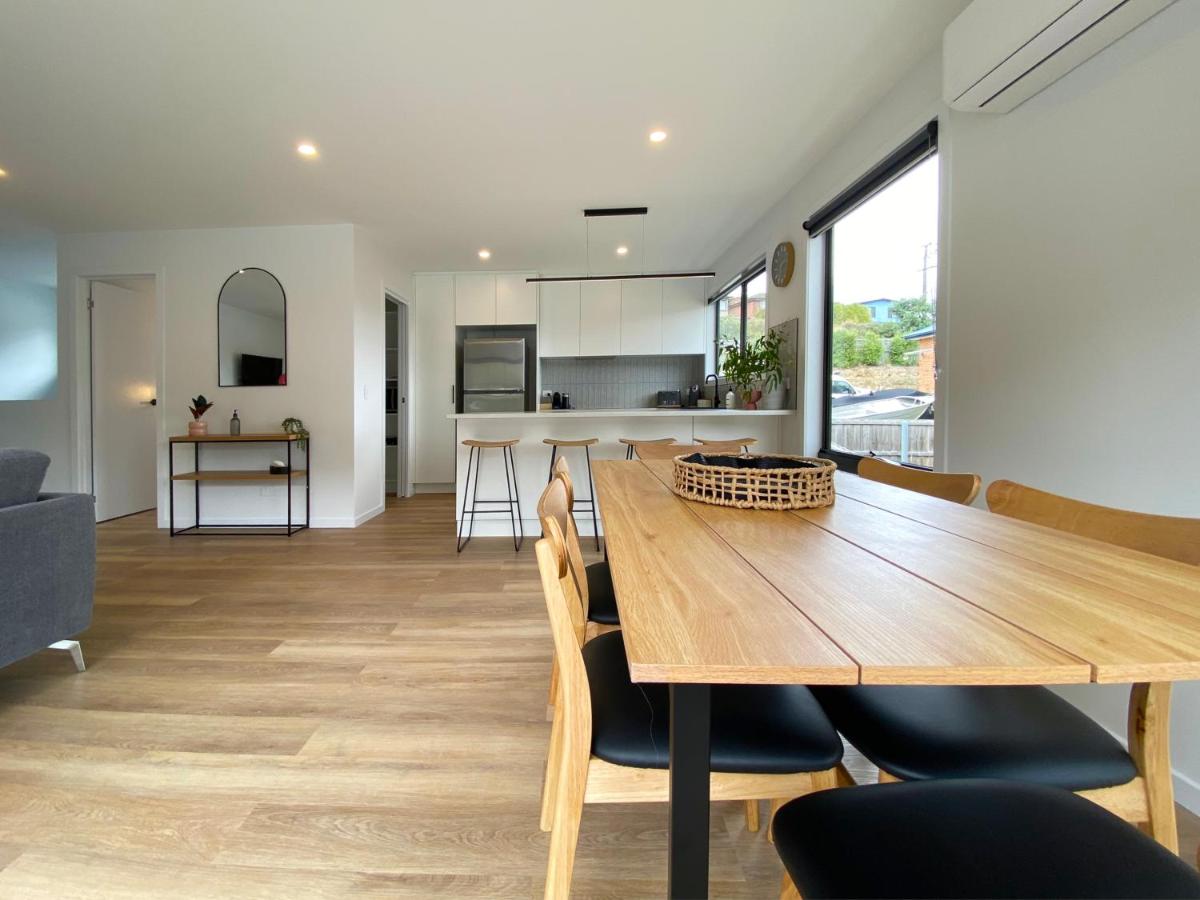 Albatross Rise - Modern Family Home - Housity