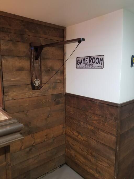 The Barcade @ Fairlawn Heights near Avalon resort - Housity