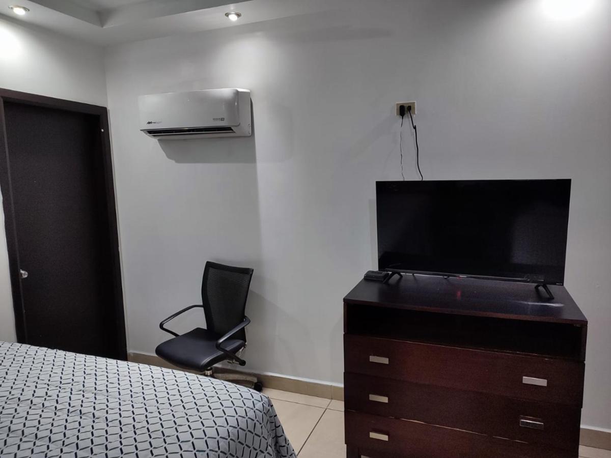 Hotel Don Quijote - Housity