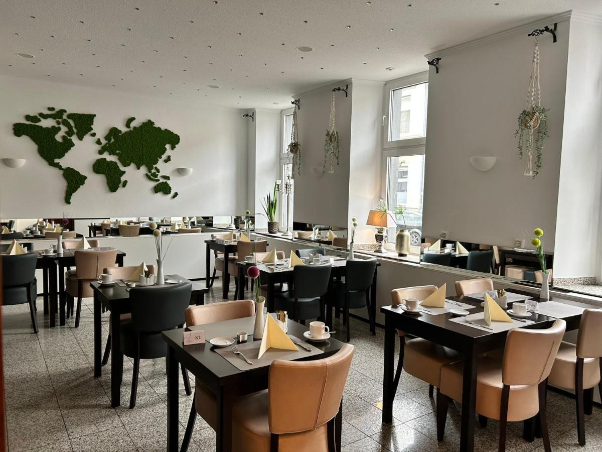 Boutique-garni Hotel Papillon - Housity