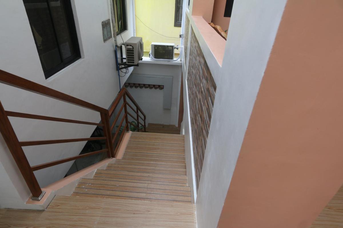 Suitetrails - JM's BnB Hauz Air-conditioned private room