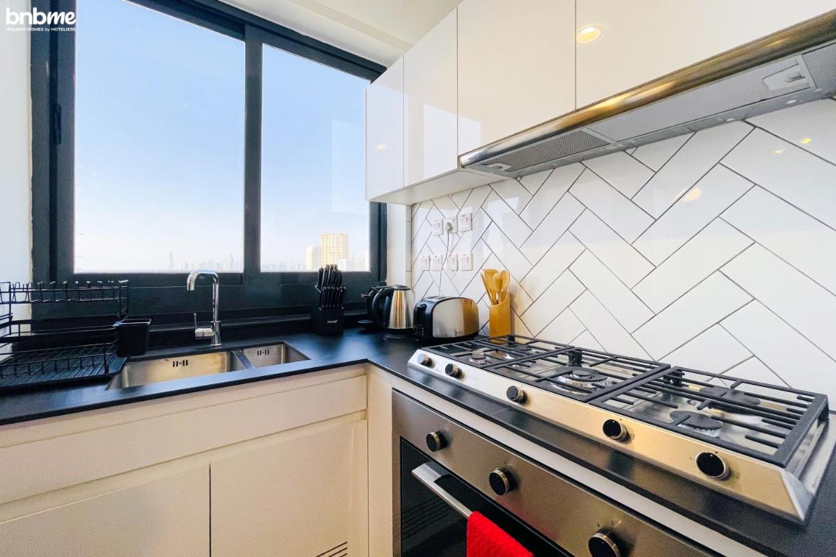 bnbmehomes - Huge Apt in JVC w- Big Balcony 1002 - Housity