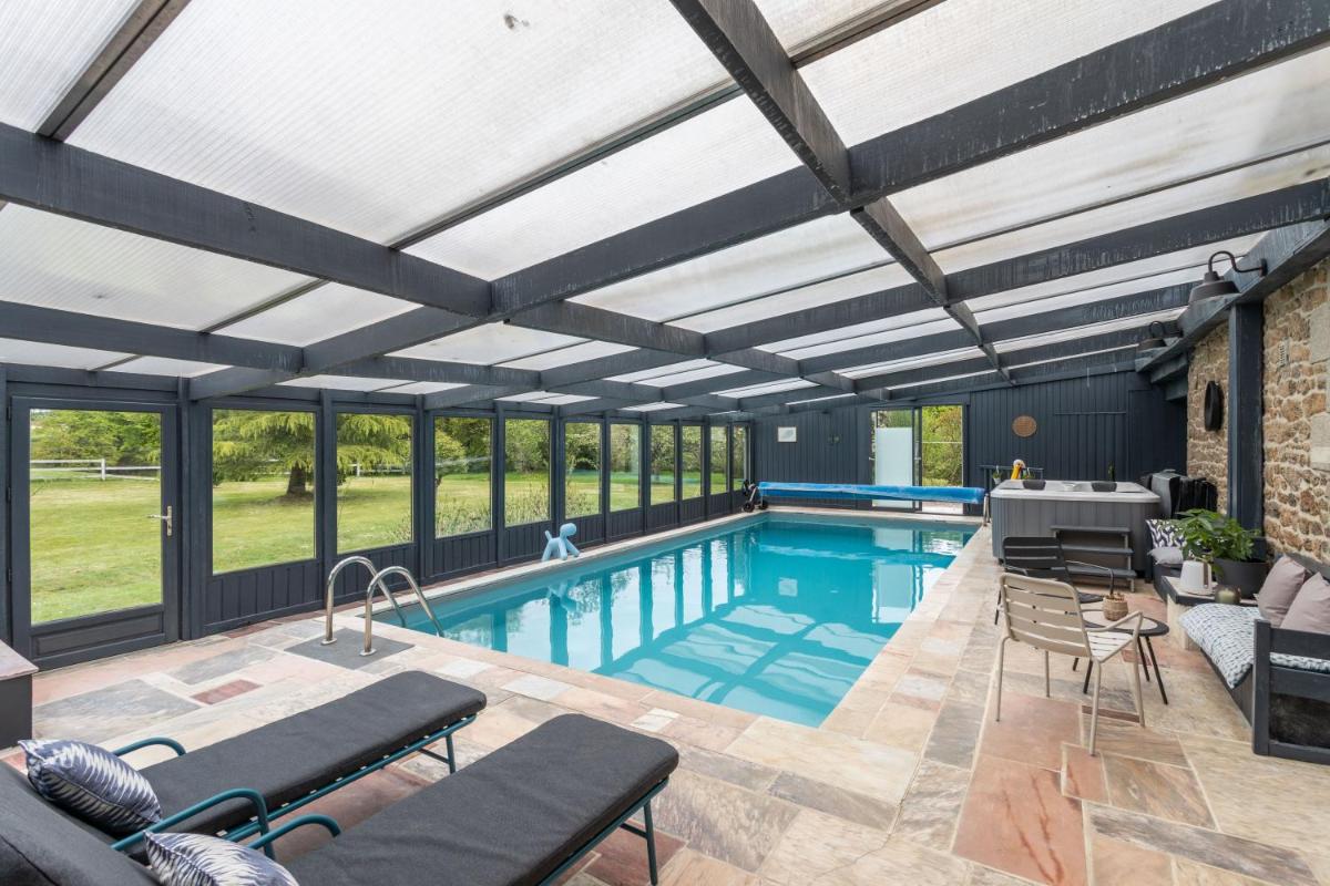 LA VILLA DU GOLF - avec piscine couverte chauffée et jacuzzi - Housity