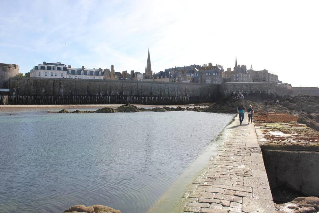 Escapade romantique et gourmande-St Malo, mer 150m - Housity