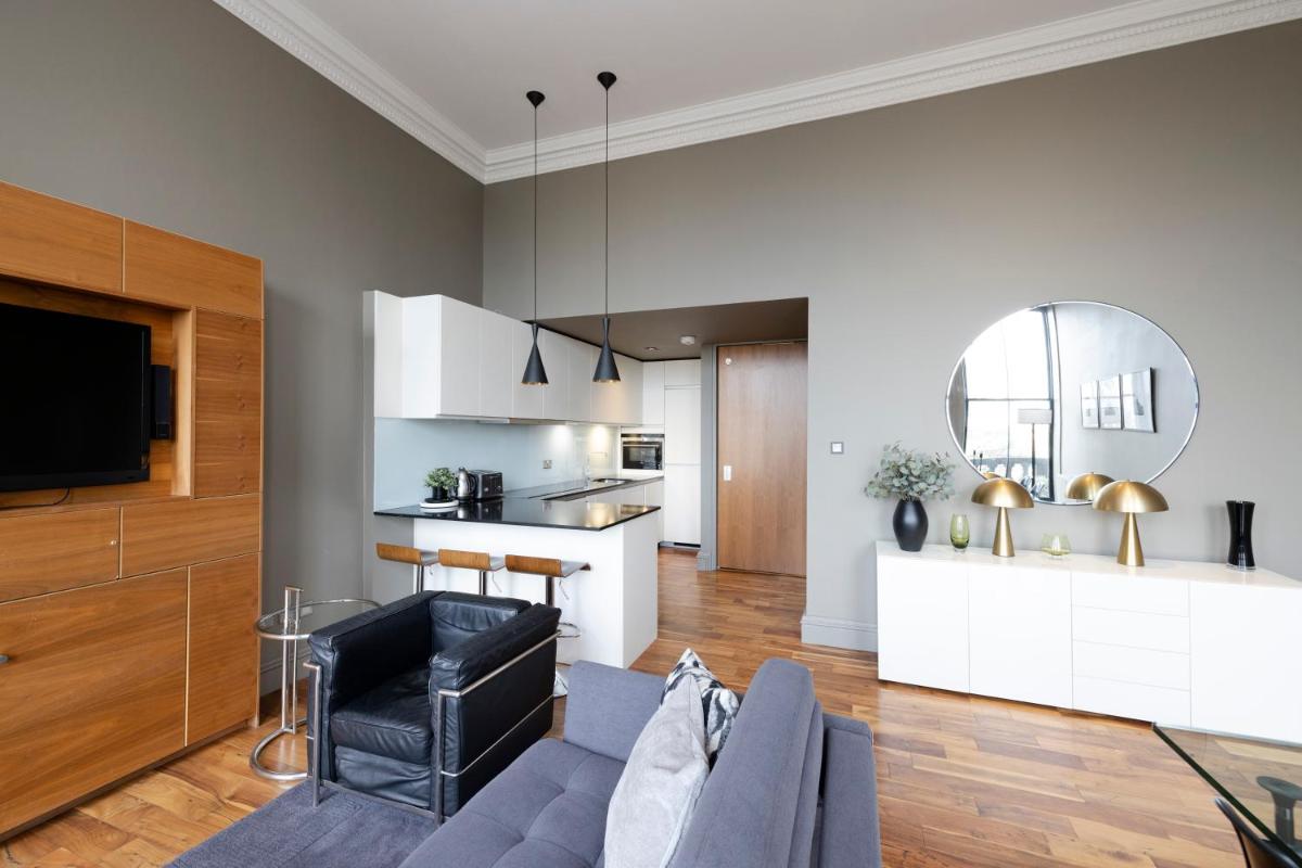JOIVY Stunning Flat near Edinburgh Castle - Housity