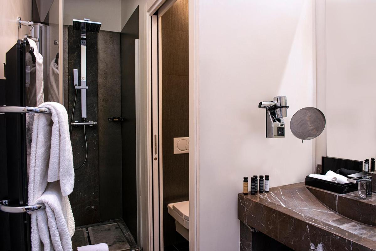 Salle de bains dans l'établissement La Cour des Consuls Hotel & Spa Toulouse - MGallery Collection