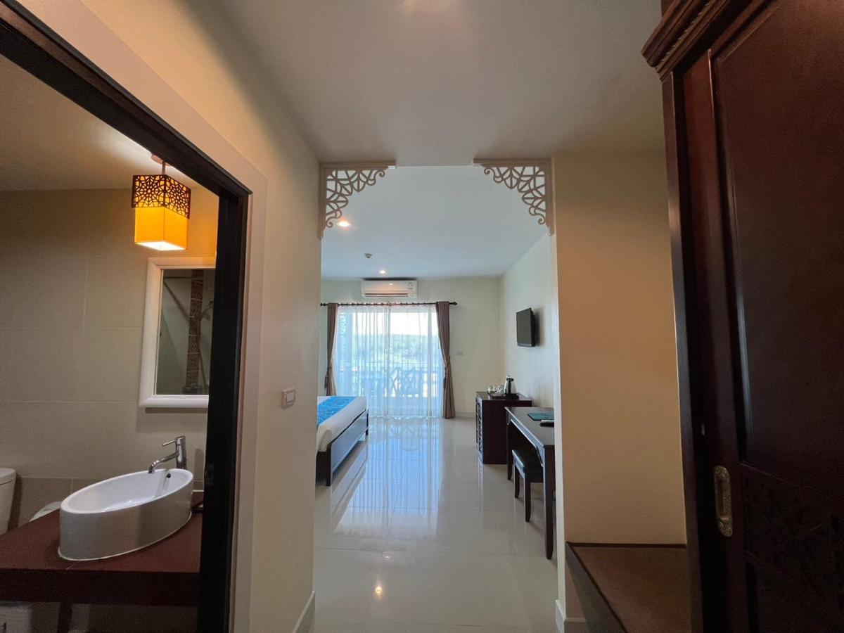 Krabi Front Bay Resort - Housity