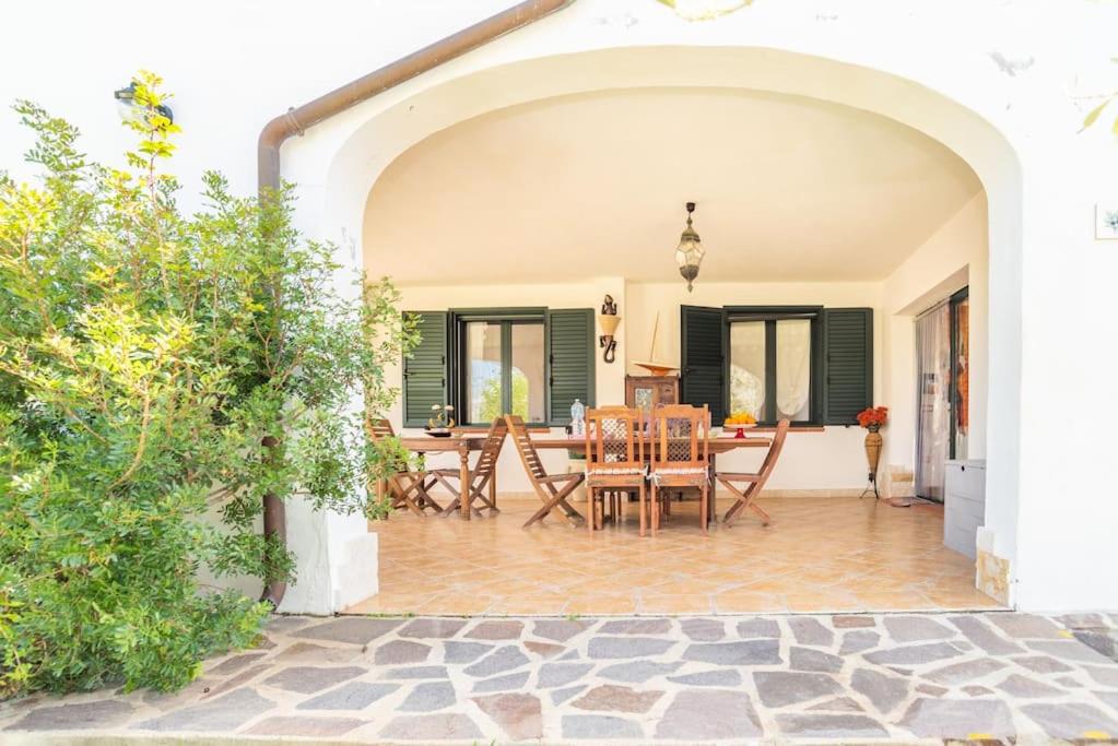 Villa Biderrosa - Housity
