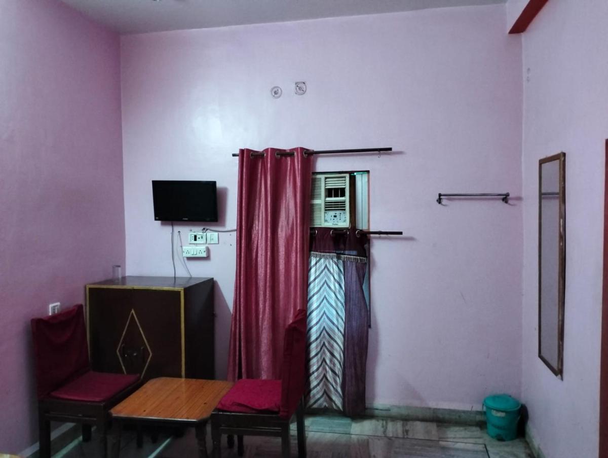 Hotel Sun N Star By WB Inn - Housity