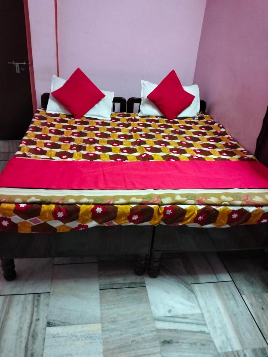 Hotel Sun N Star By WB Inn - Housity