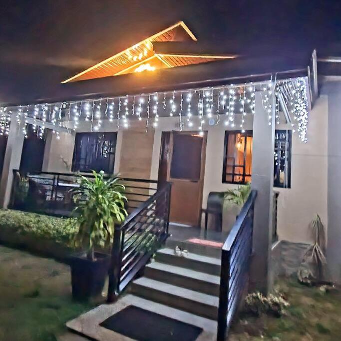 Villa Burgos Spacious Modern Entire House - Housity