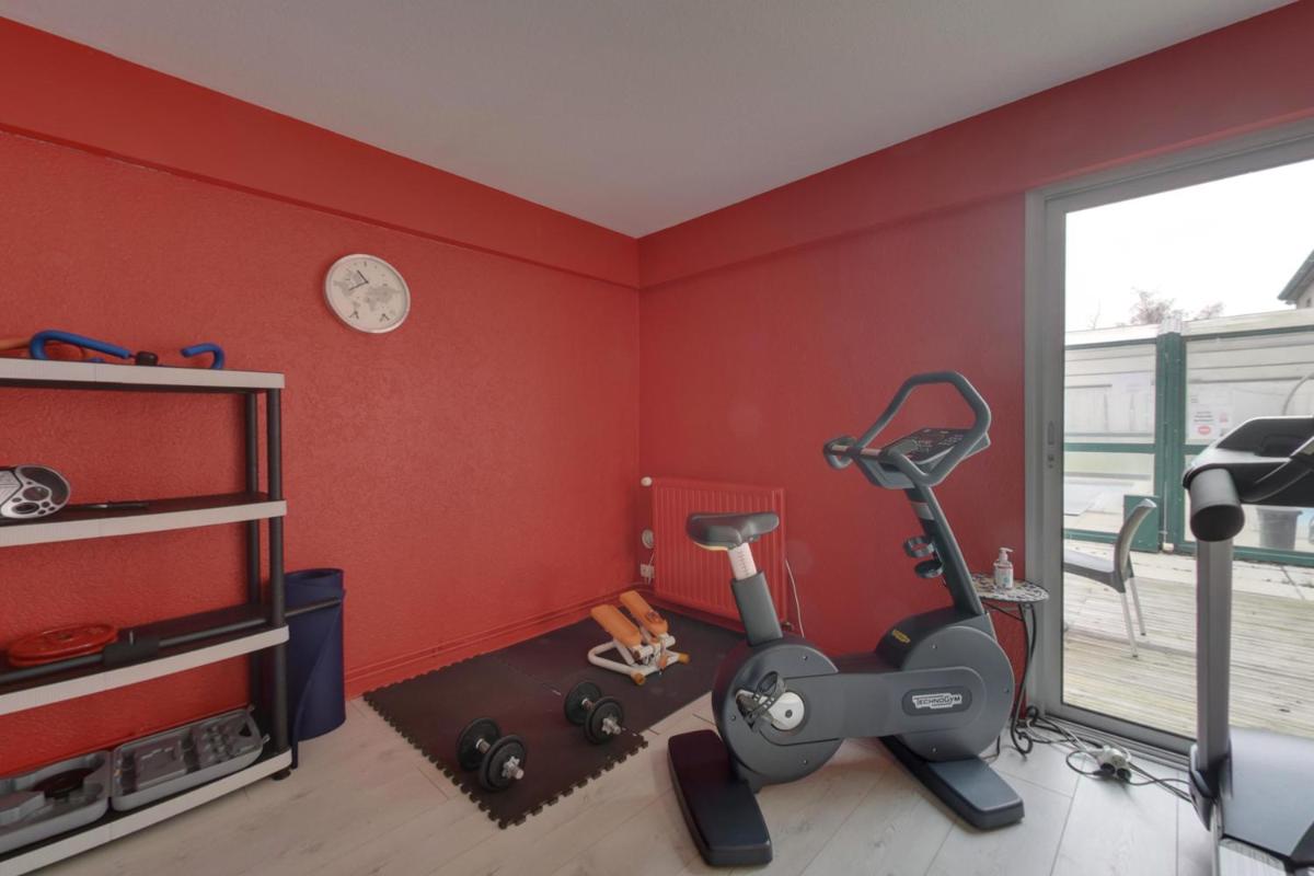 Hotel The Originals Bernay Acropole - Housity