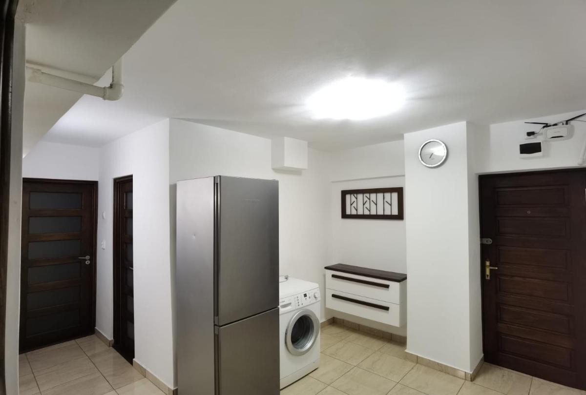 Apartament - central - Housity